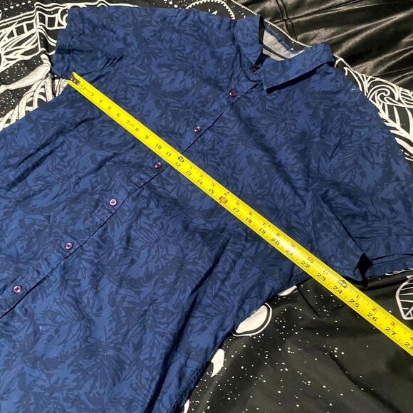 Guess Button-Up Shirt Men's XL Blue Short Sleeve Leaf Print Hawaiian Outdoor - Picture 5 of 5